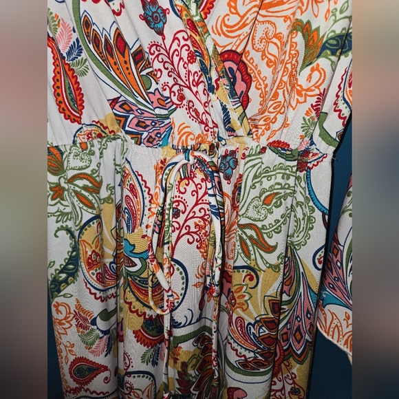 Beautiful Expresso dip hem dress with split flare sleeves and paisley pattern, M - Picture 5 of 9